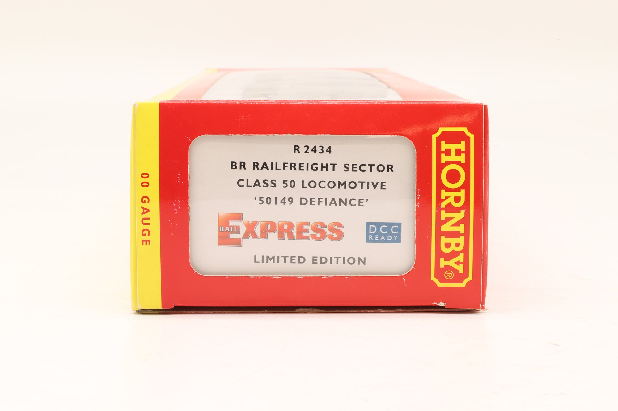 Hornby OO RR2434 Class 50 '50149' 'Defiance' BR Railfreight Sector