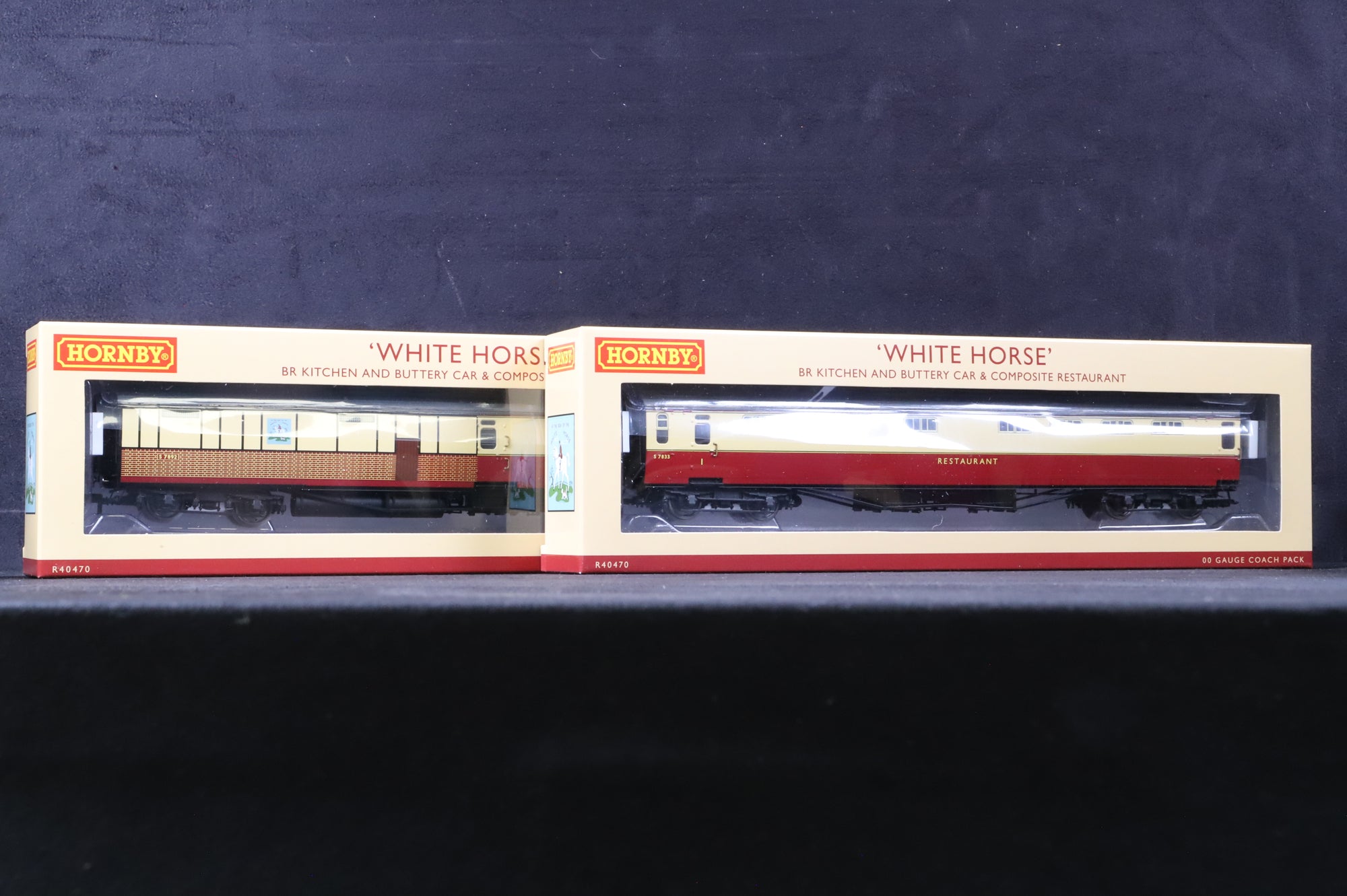 Hornby OO R40470 Mk1 Kitchen/Buttery Car & Composite Restaurant 'Tavern Cars' S7833/92 'White Horse' in BR(S) Crimson/Cream
