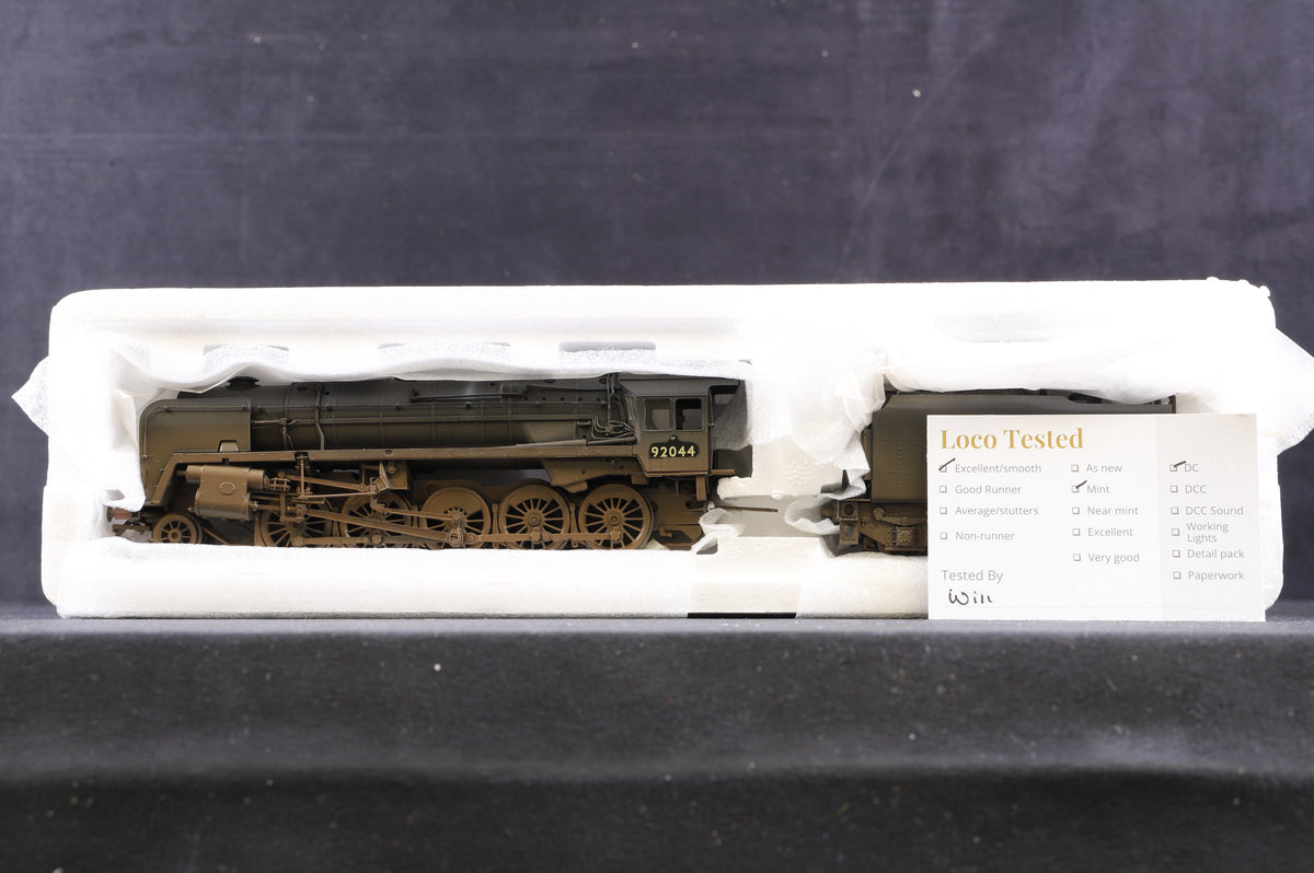 Bachmann OO 32-853 Standard Class 9F &#39;92044&#39; w/BR1F Tender BR L/Crest Black, Weathered