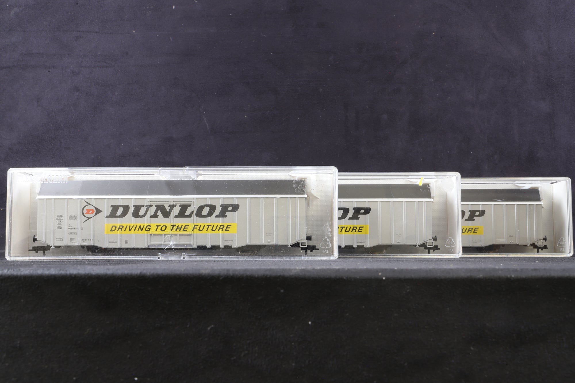 Fleischmann HO 5376 Rake Of 3 Dunlop Box Cars DB