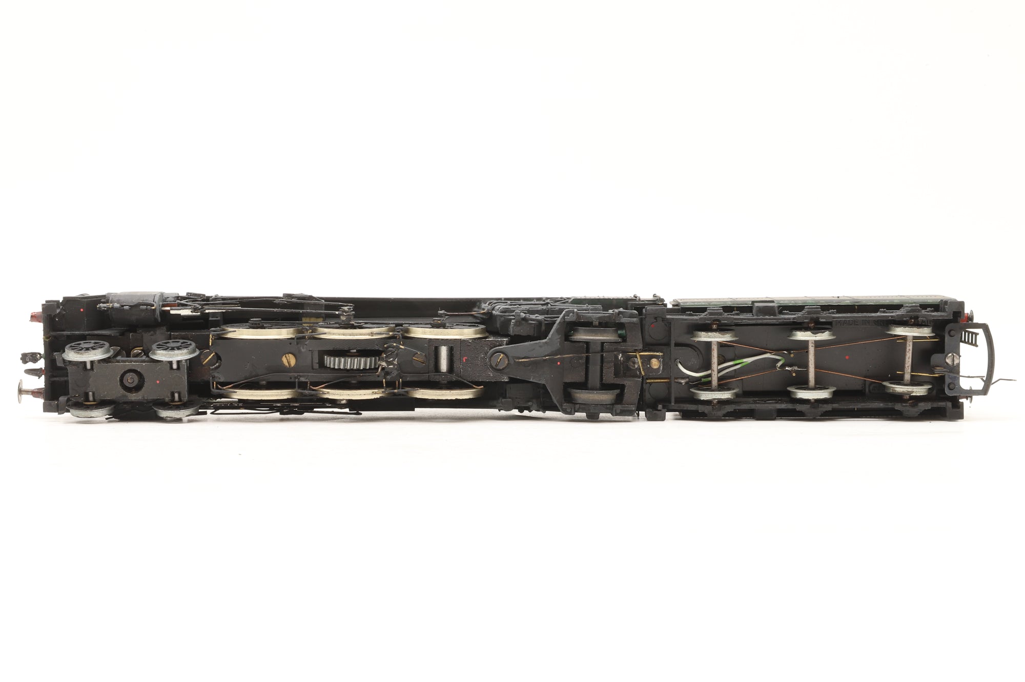 Modified Hornby OOBritannia Class '70043' BR Green E/C Weathered