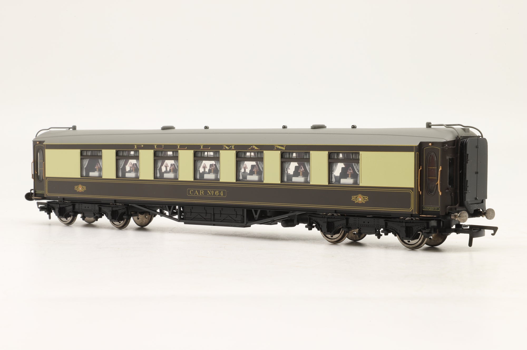 Hornby OO Rake of 4 Pullman Cars, Including R4487, R4150, R4163 & R4164