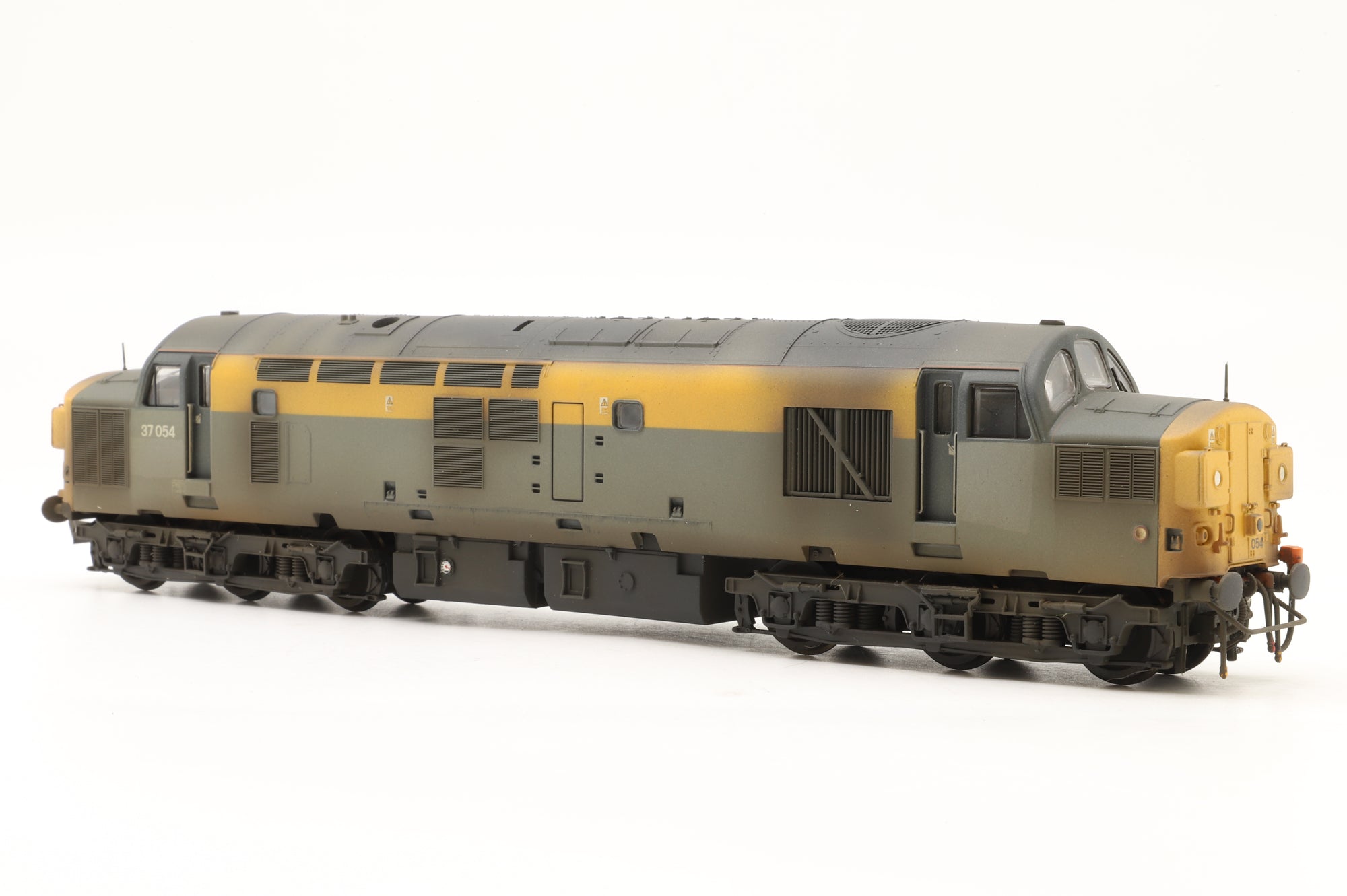 Bachman OO 32-775DC Class 37/0 '37054'Dutch Livery DCC Fitted Weathered