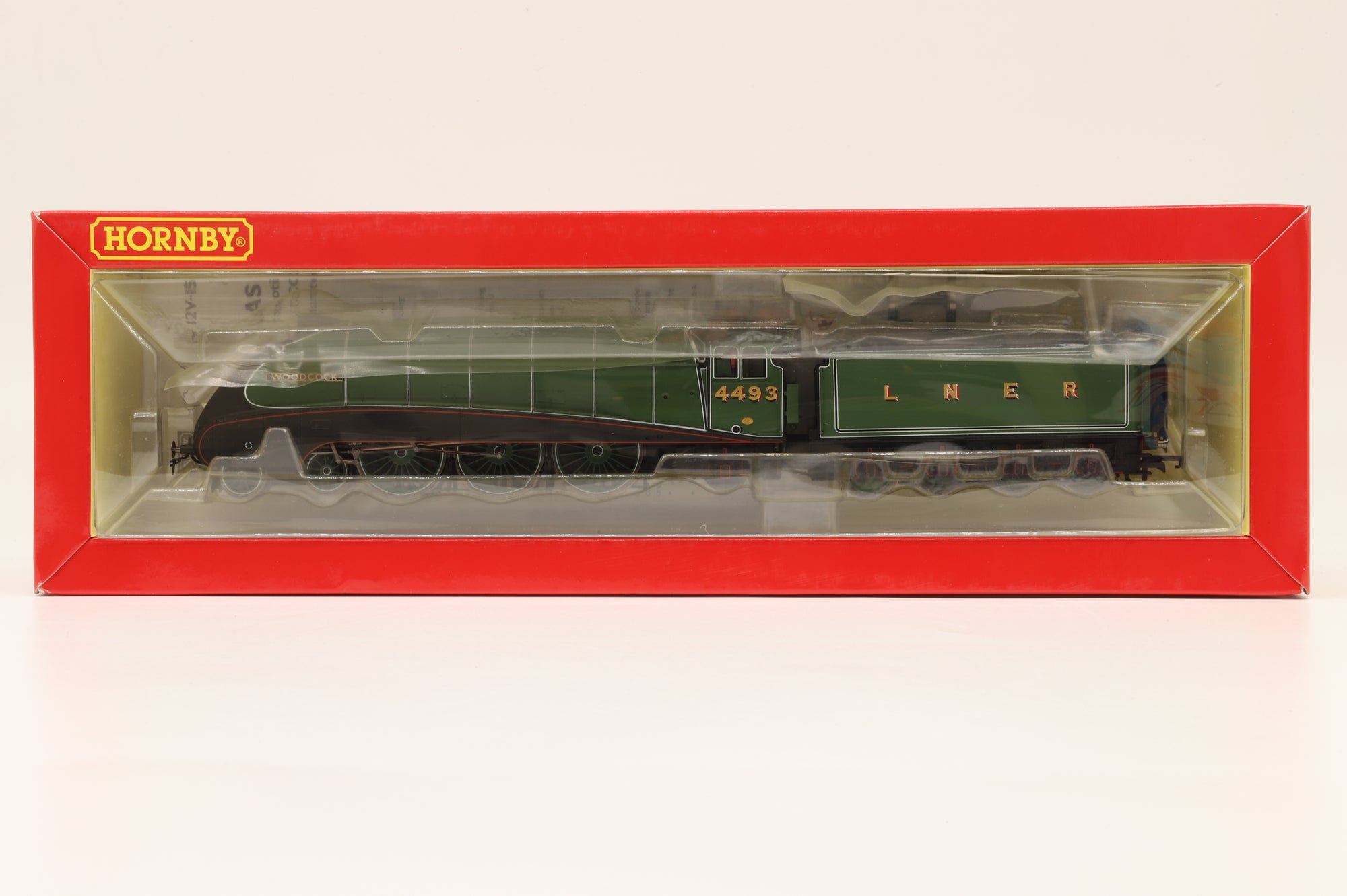 Hornby OO R3630 Class A4 '4493' 'Woodcock' LNER Apple Green