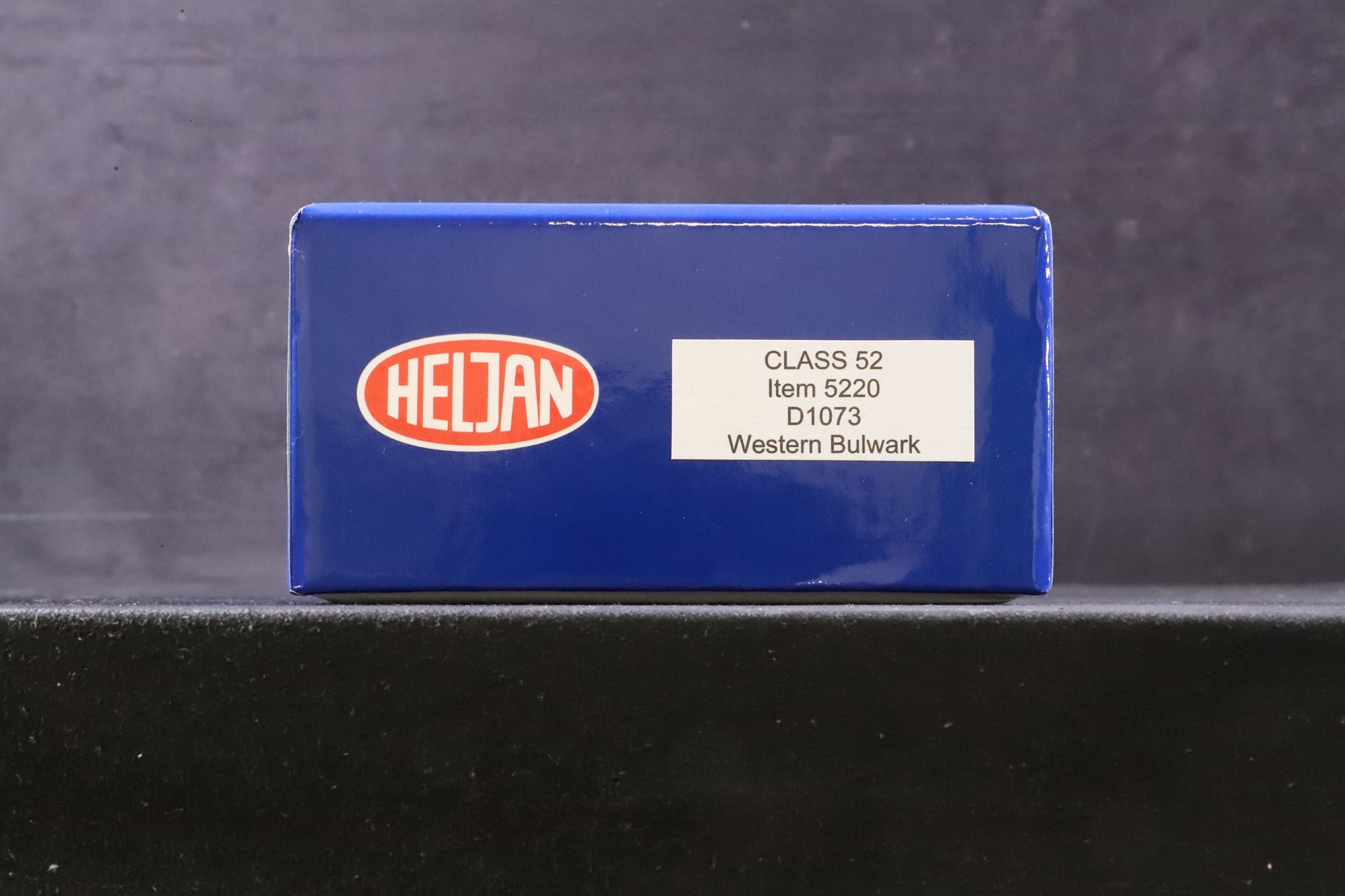 Heljan OO 5220 Class 52 Diesel 'D1073' 'Western Bulwark' BR Blue Full Yellow Ends