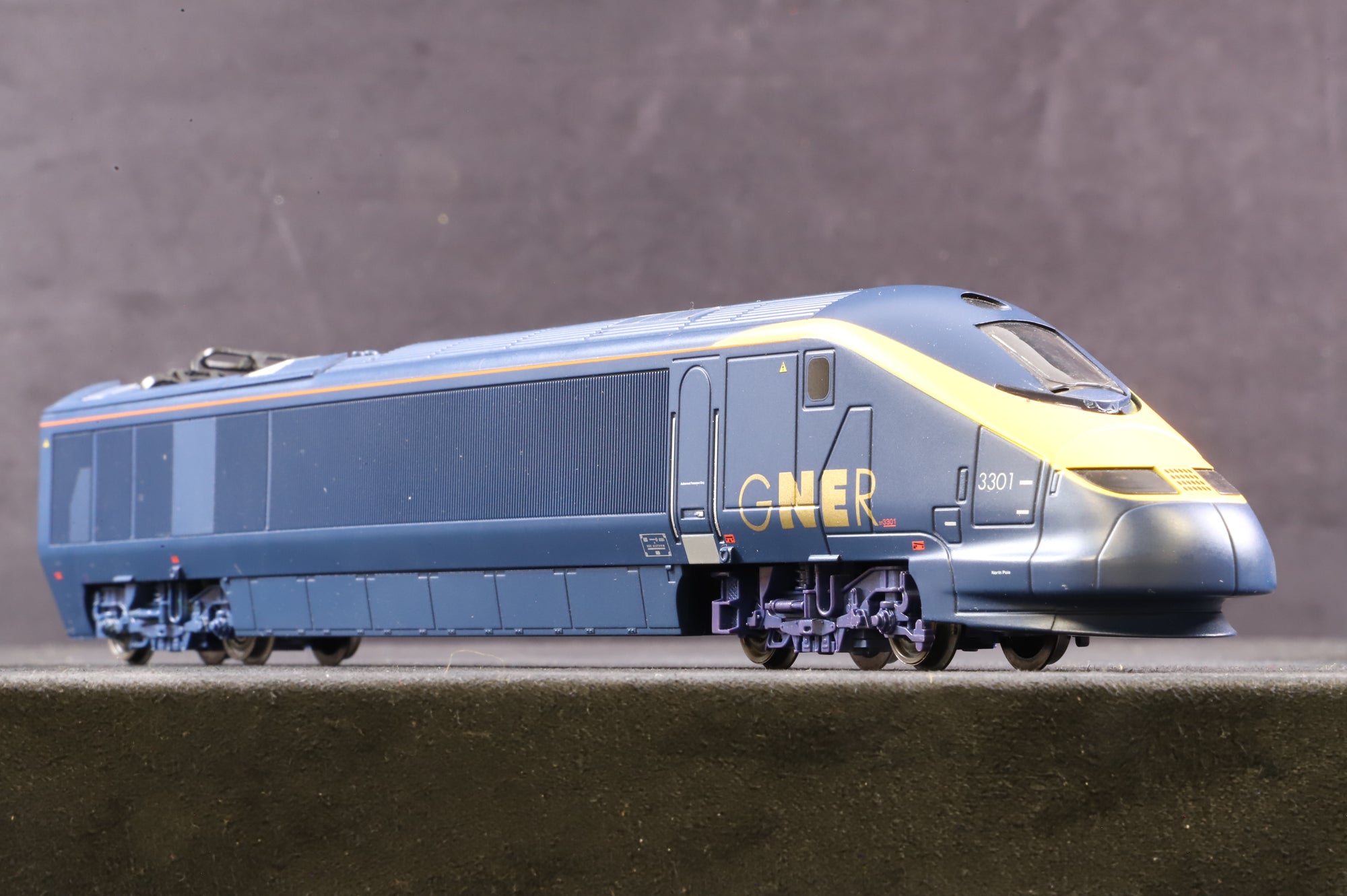 Hornby OO GNER Eurostar 4 Car Set DCC Fitted