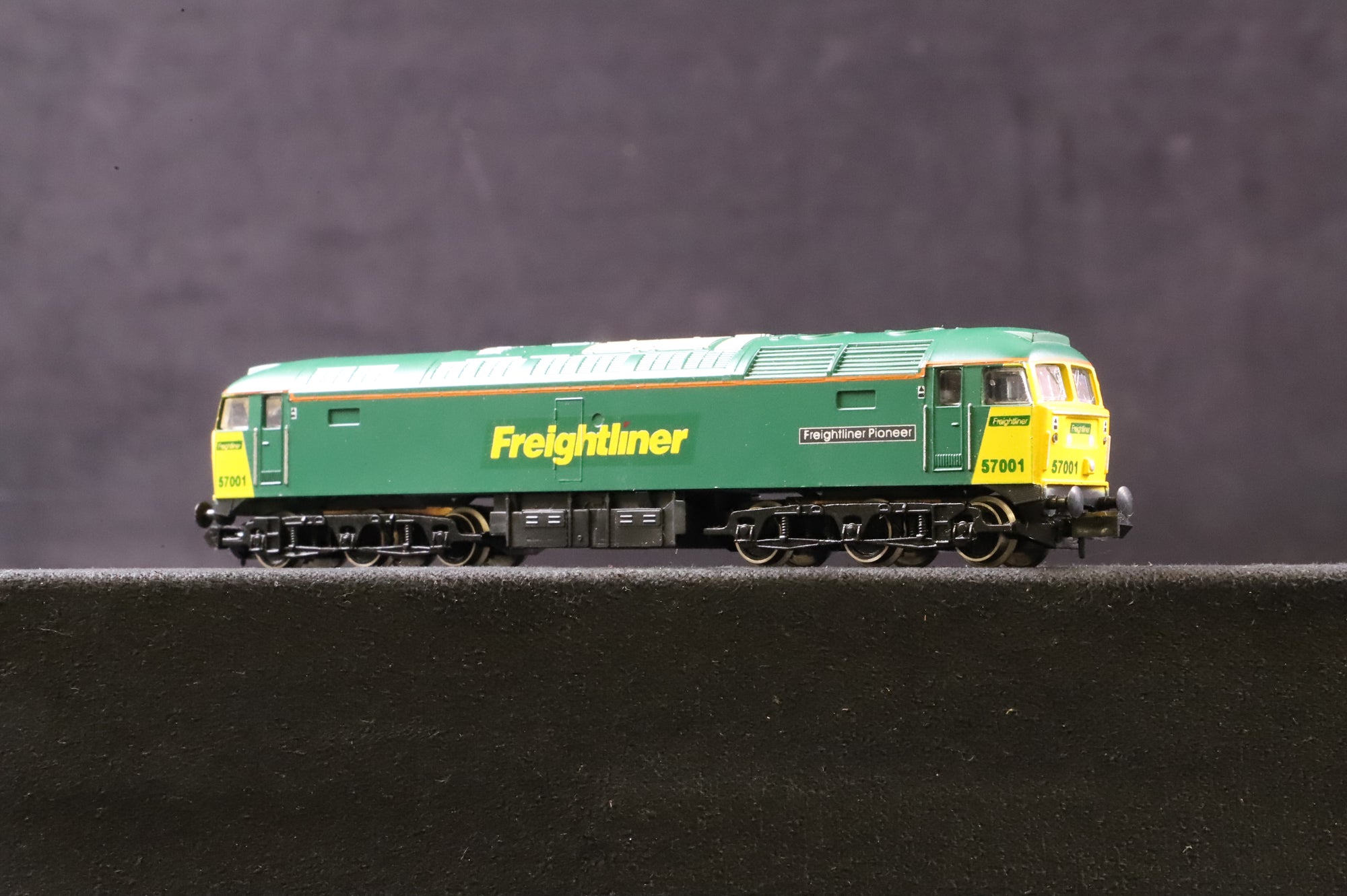 Graham Farish N Gauge 804A Class 57 57001 in Freightliner Livery