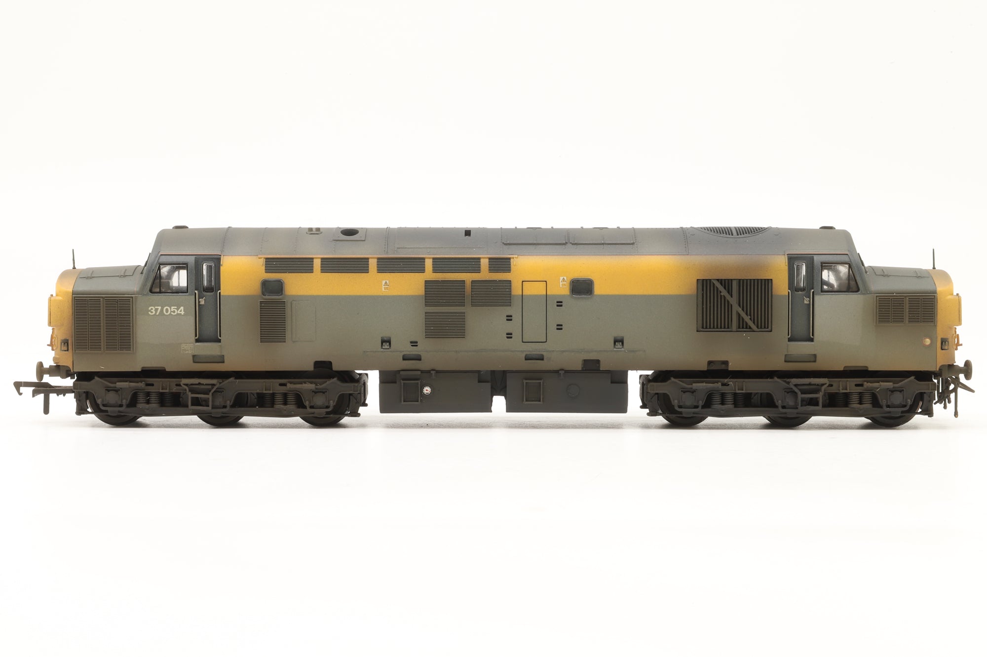 Bachman OO 32-775DC Class 37/0 '37054'Dutch Livery DCC Fitted Weathered
