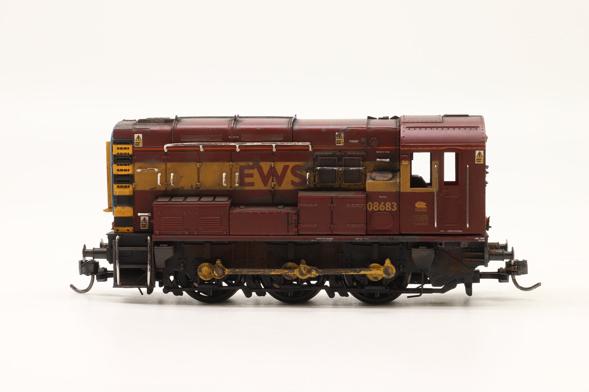 Bachmann OO 32-108 Class 08 Diesel Shunter '08683' EWS Weathered