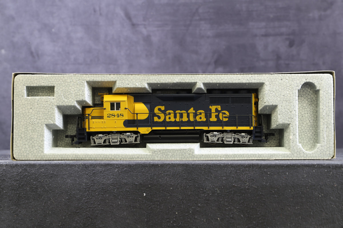 Kato HO 37-042 EMD GP35 Diesel Locomotive AT &amp; Santa Fe Warbonnet &#39;2848&#39;