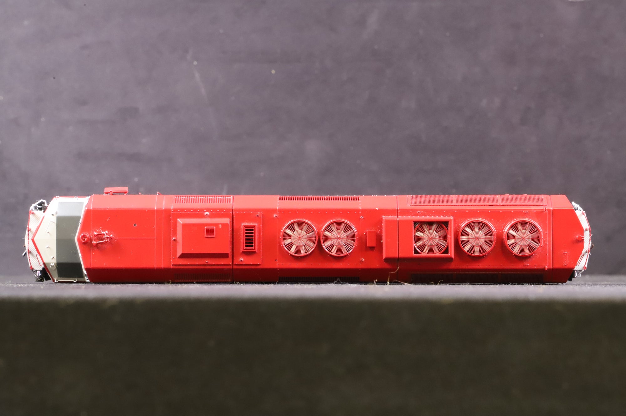 Genesis HO G67637 F45 '1002' Diesel Locomotive Wisconsin & Southern DCC Fitted