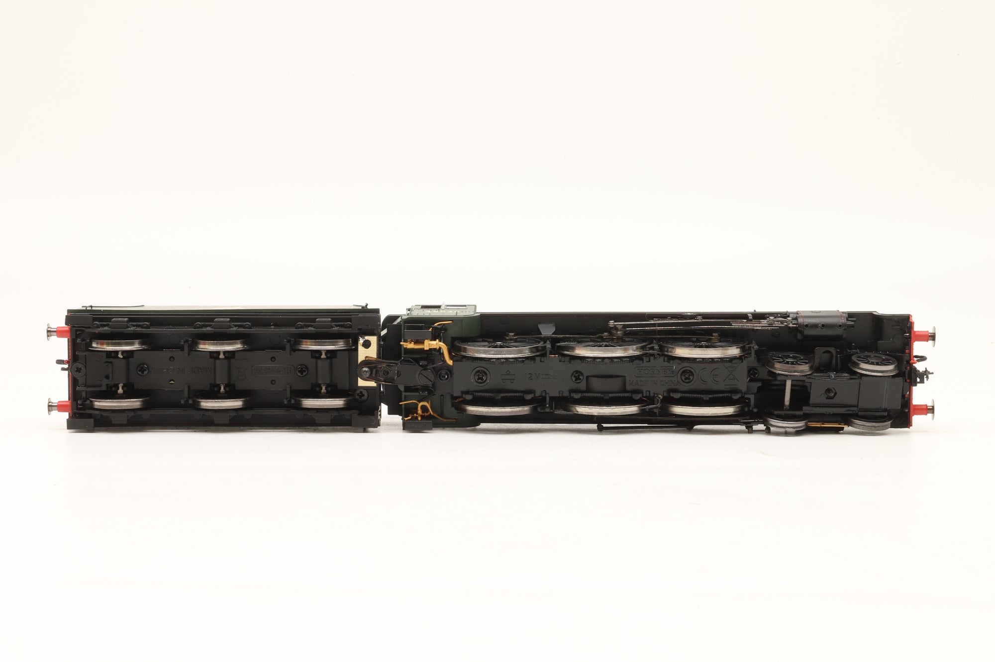 Hornby OO R2726 BR 4-6-0 Patriot Class 'Private W Wood VC'
