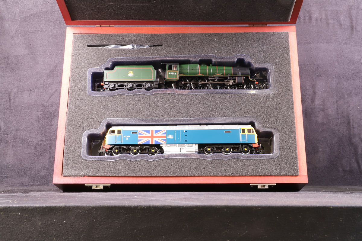 Bachmann OO 25-2014 Silver Anniversary Set Class 5P Jubilee &amp; Class 47 In Wooden Presentation Box