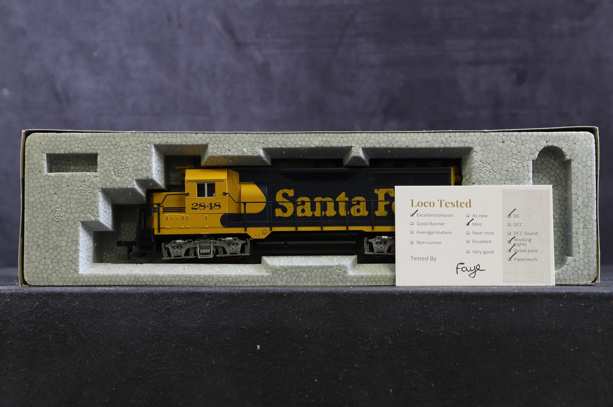 Kato HO 37-042 EMD GP35 Diesel Locomotive AT &amp; Santa Fe Warbonnet &#39;2848&#39;