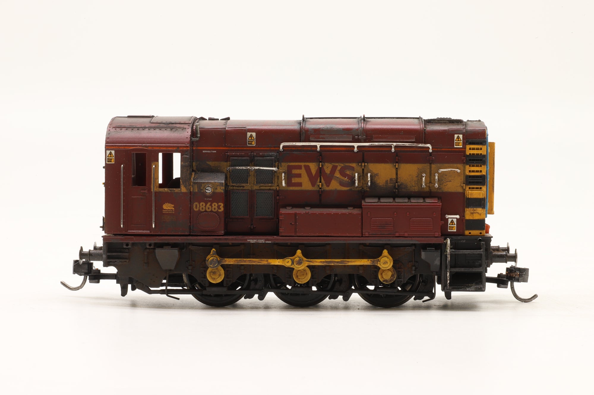 Bachmann OO 32-108 Class 08 Diesel Shunter '08683' EWS Weathered