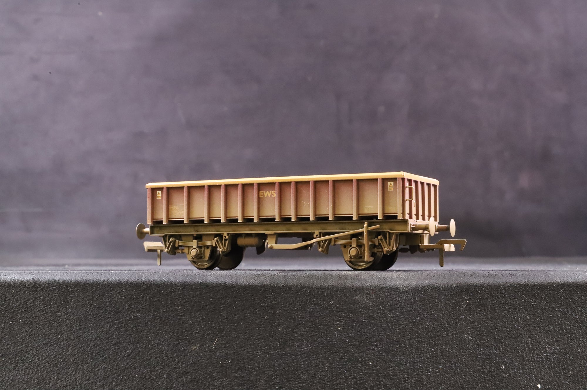 Bachmann OO Rake of 4 EWS MFA Open Box Mineral Wagons, Inc. 2 x 38-010B & 2 x38-013