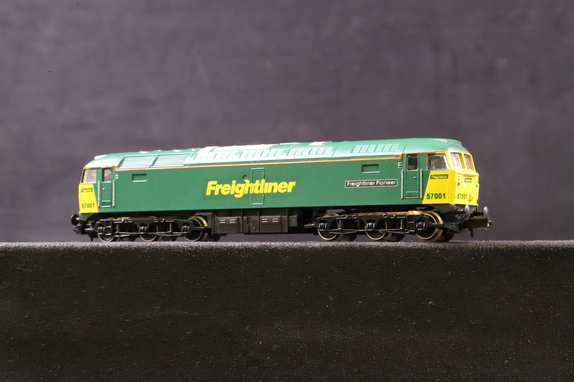Graham Farish N Gauge 804A Class 57 57001 in Freightliner Livery