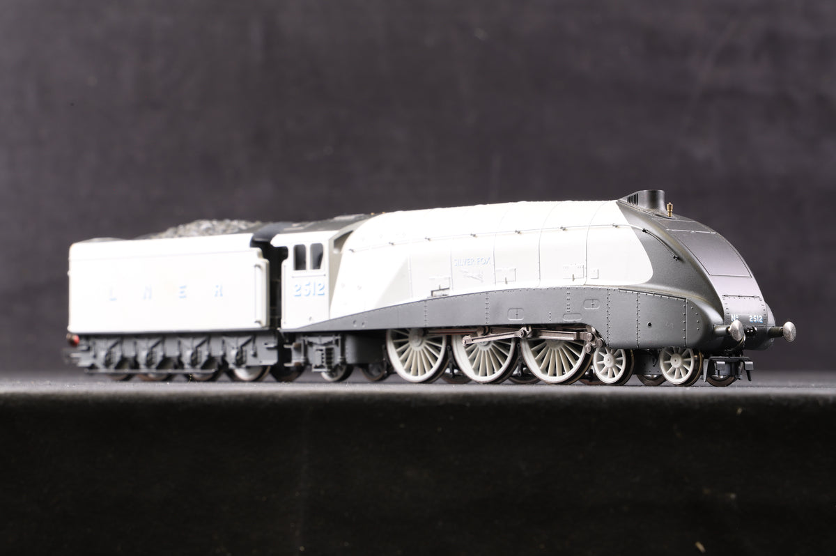 Hornby OO R3174 Silver Jubilee Train Pack