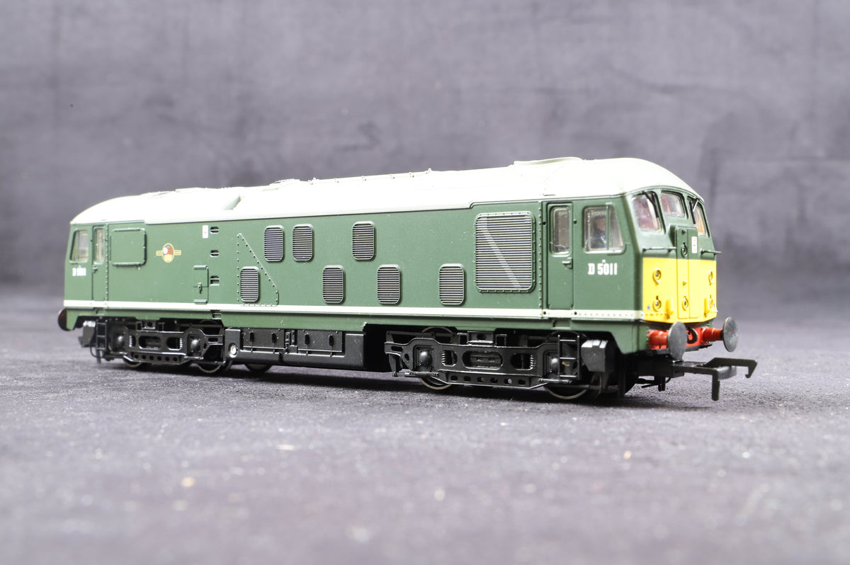 Bachmann OO 32-429 Class 24 Diesel BR Green &#39;D5011&#39;