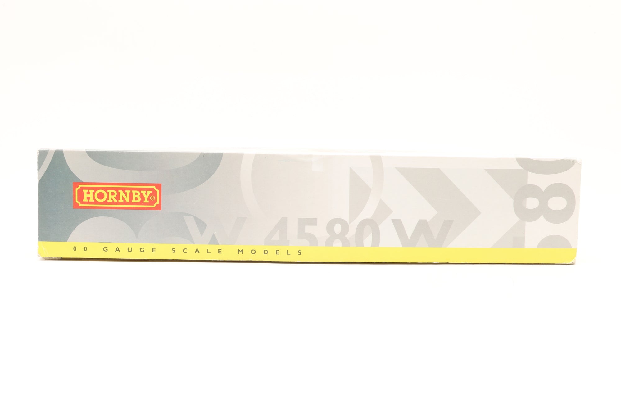 Hornby OO R2195M The Master Cutler Train Pack 233/1500