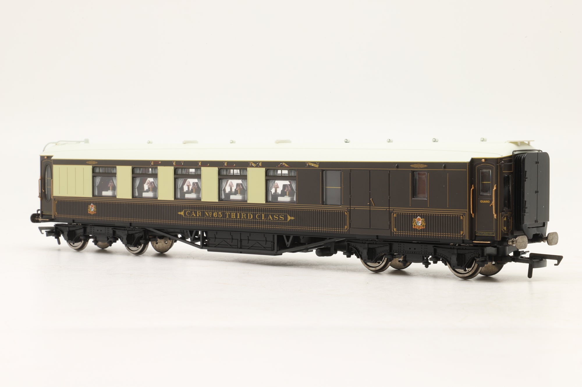 Hornby OO Rake of 4 Pullman Cars, Including R4487, R4150, R4163 & R4164