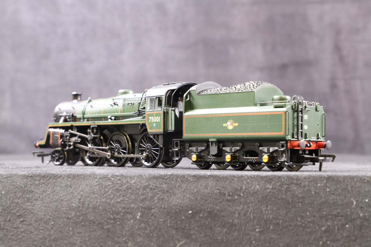 Bachmann OO 30-060A Standard Class 4MT &#39;75001&#39; BR Lined Green L/Crest