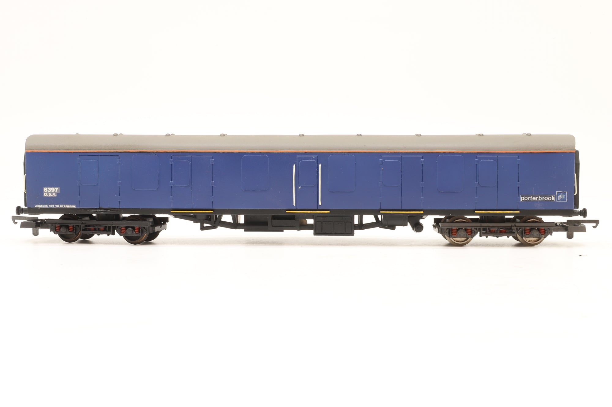 Custom OO Rake of 2x Mk1 QSA Barrier Coaches in Porterbrook Blue