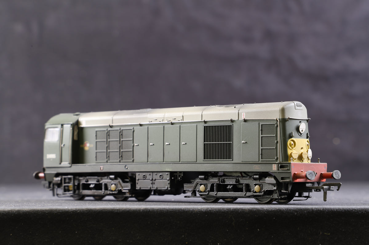 Bachmann OO 32-027B Class 20 &#39;D8011&#39; BR Green w/Indicator Discs, Weathered &amp; DCC Sound