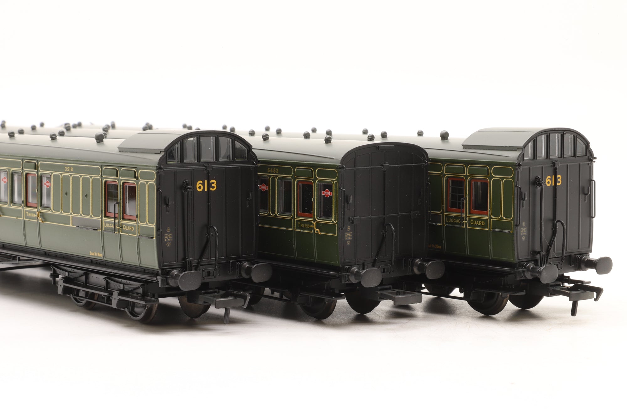 Bachmann OO Rake Of 3 SE&CR 60' Birdcage Coaches Inc. 39-601, 39-611 & 39-621