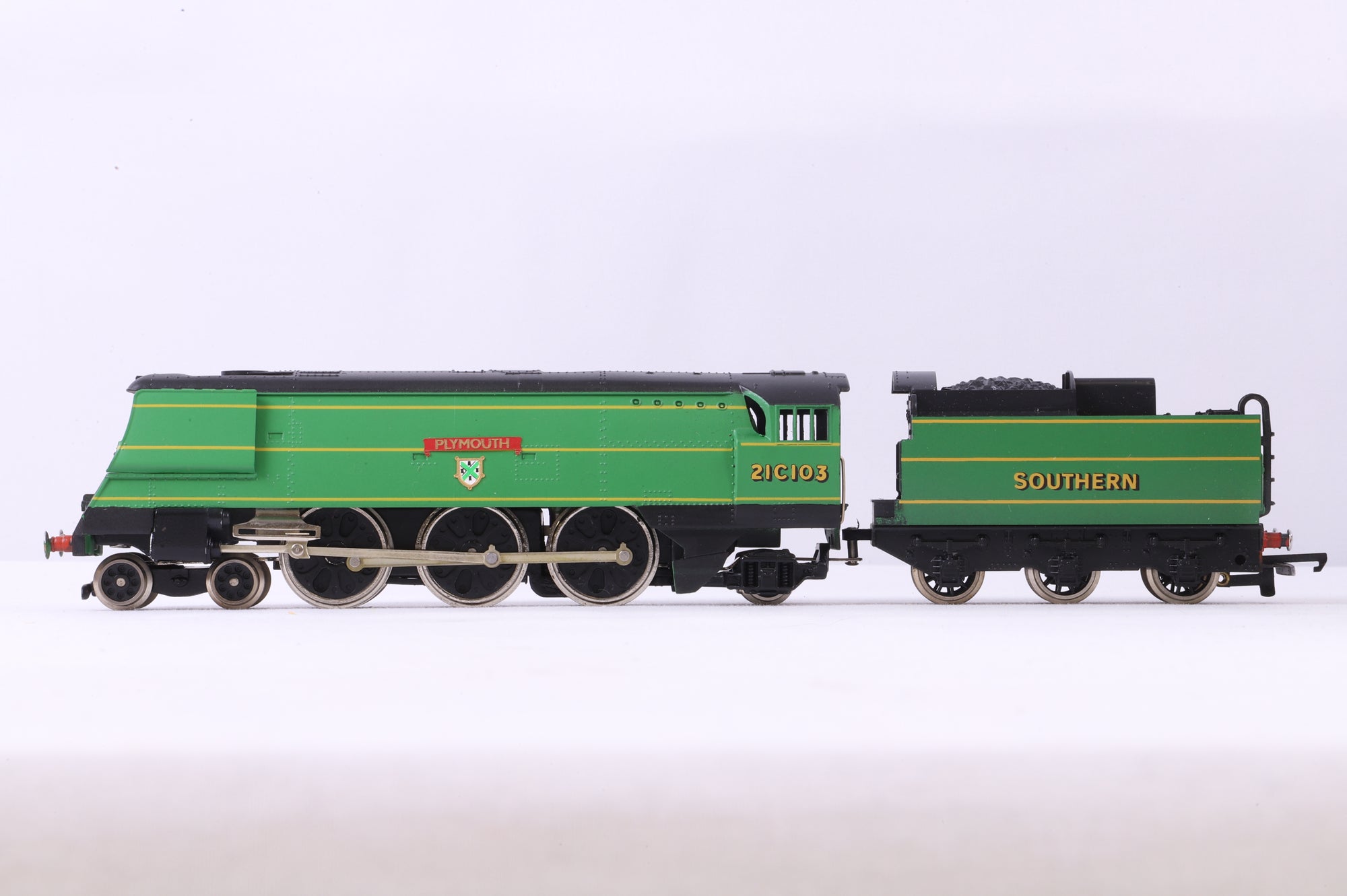 Wrenn OO W2266 West Country Class 'Plymouth' SR Green