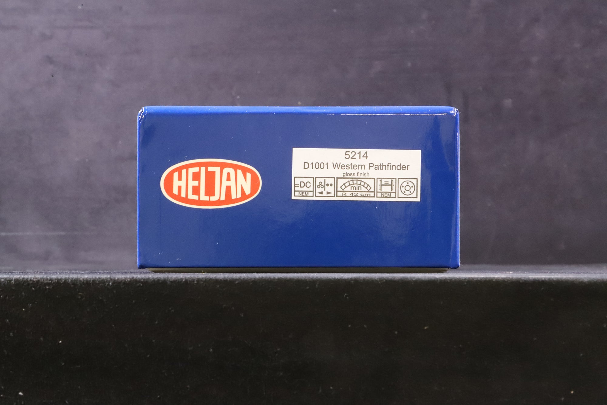 Heljan OO 5214 Class 52 Diesel 'D1001' 'Western Pathfinder' BR Gloss Maroon Small Yellow Panels