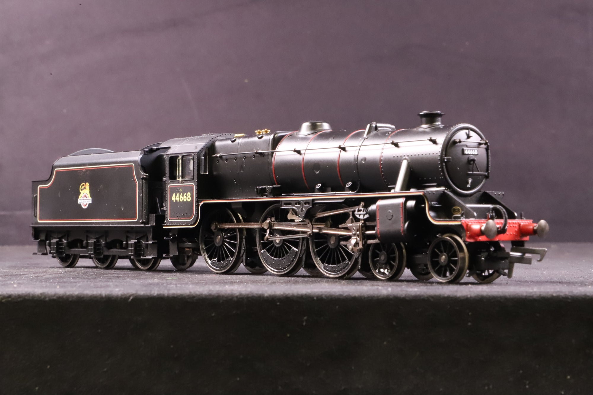Hornby OO R2322 Class 5MT '44668' BR Lined Black E/C