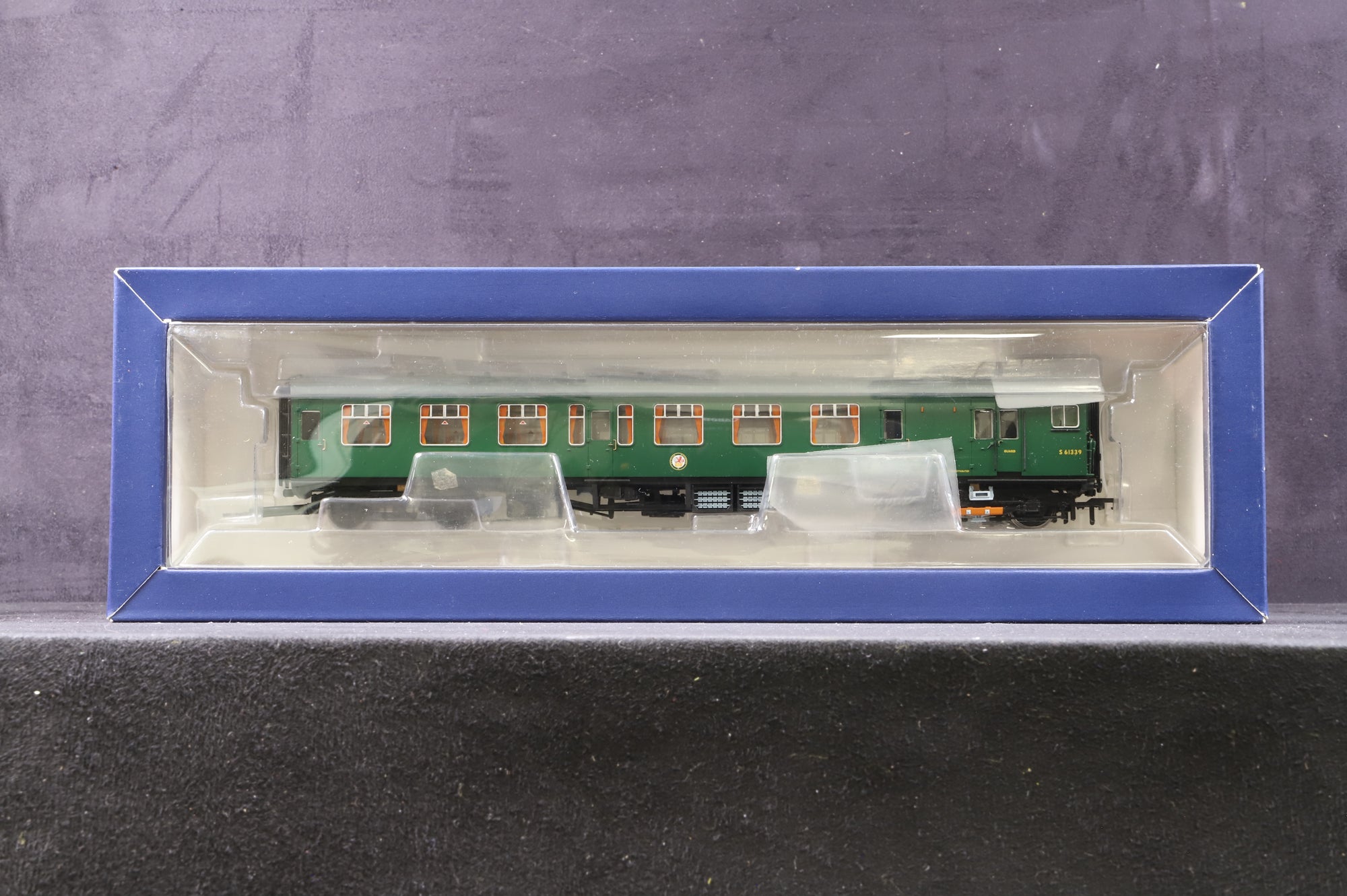 Bachmann OO 31-426A 4CEP EMU 7126 Late SR Multiple Unit Green With Yellow Warning Panels