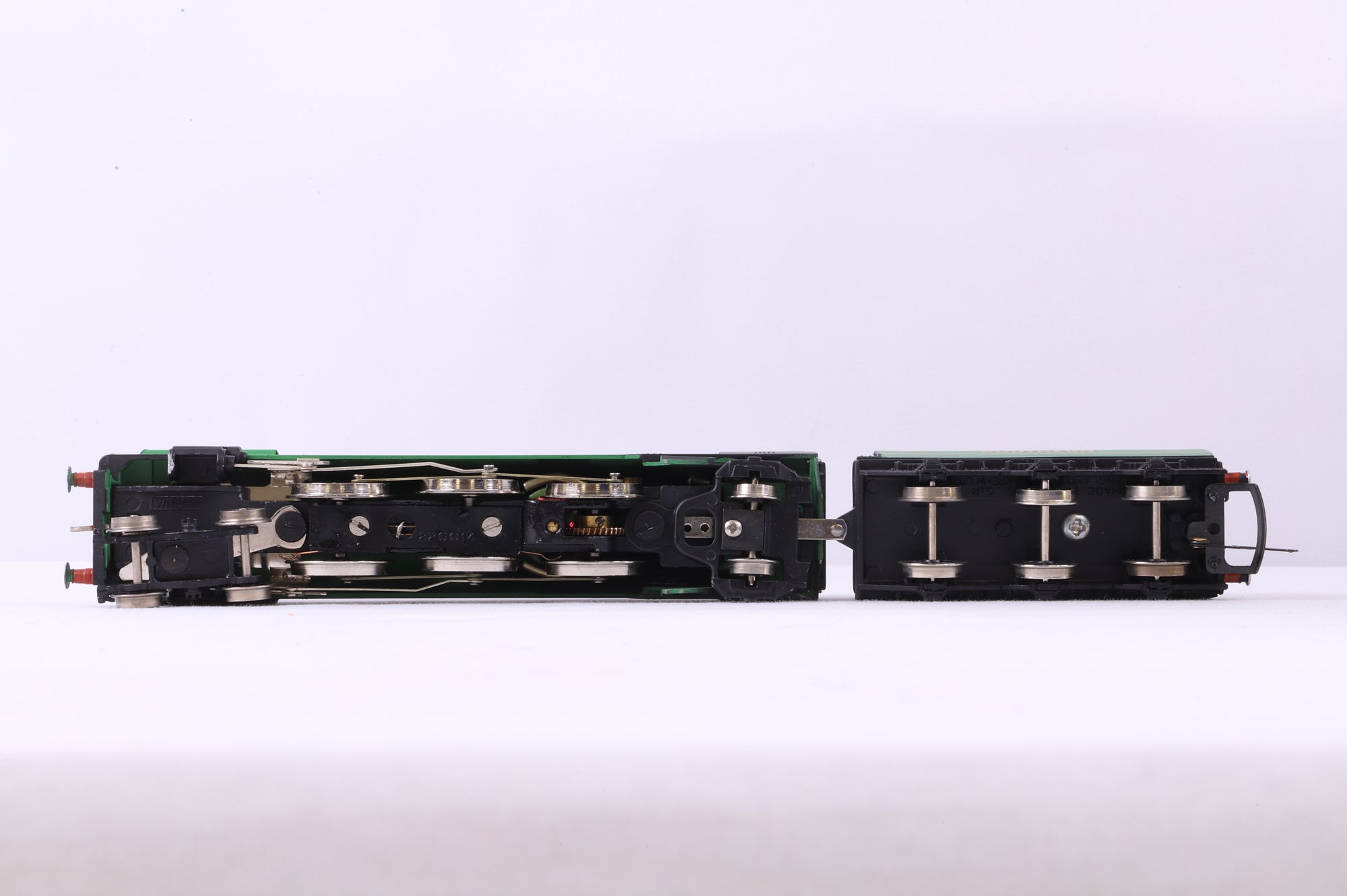 Wrenn OO W2266 West Country Class 'Plymouth' SR Green