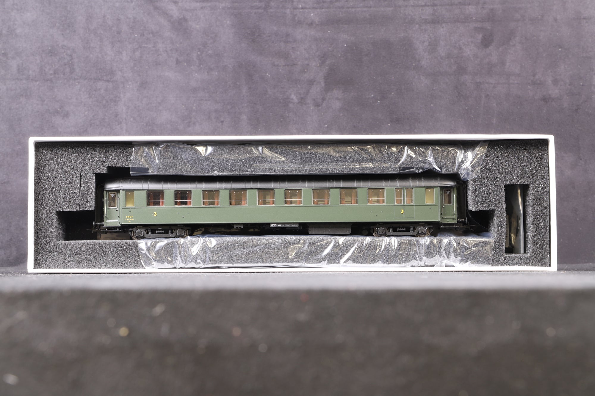 L.S.Models HO Rake Of 4 SNCF Green Coaches