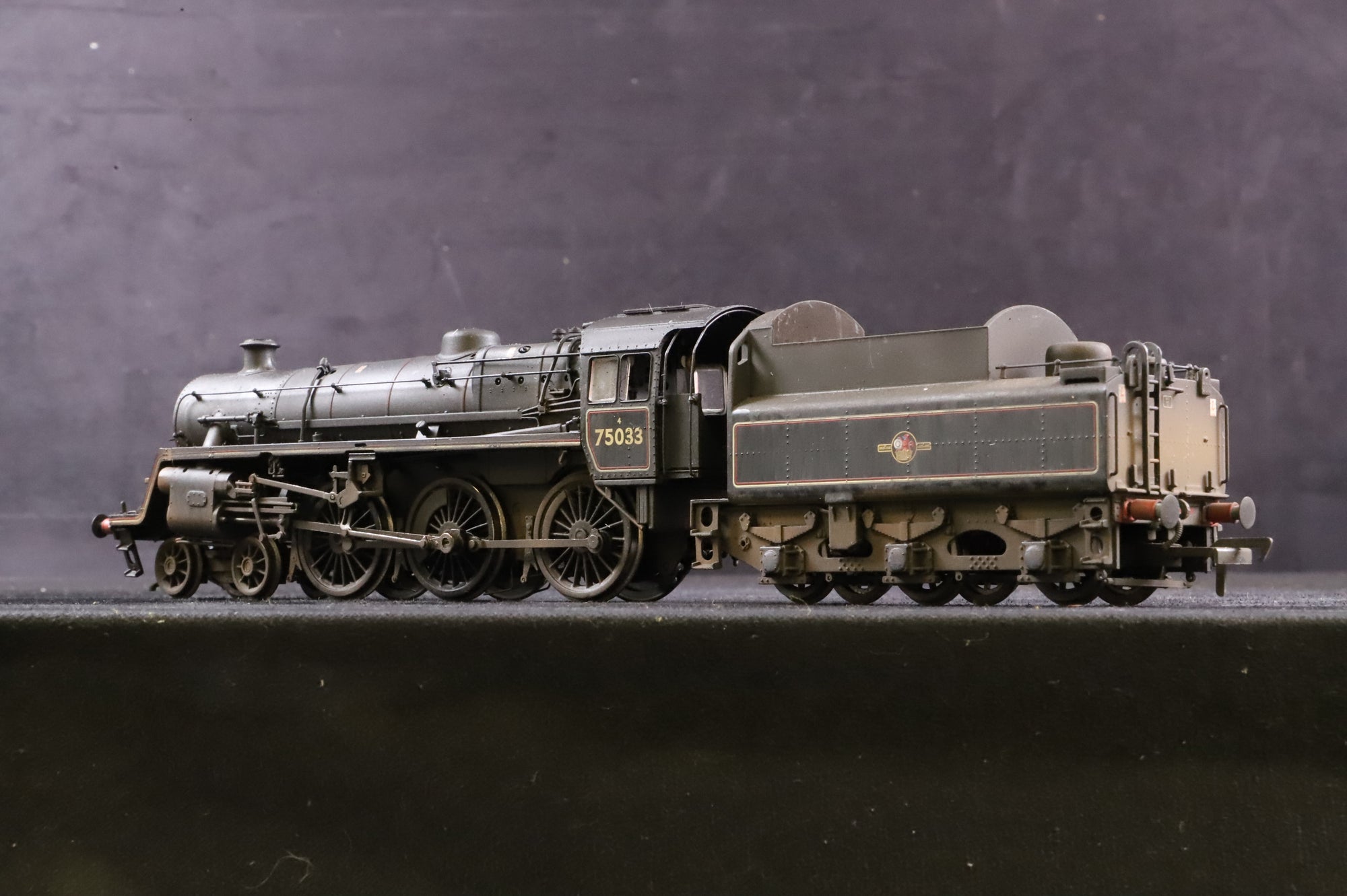 Bachmann OO 31-118 Standard 4MT 75033 in Lined BR Black w/ BR2 Tender & Late Crests - Weathered