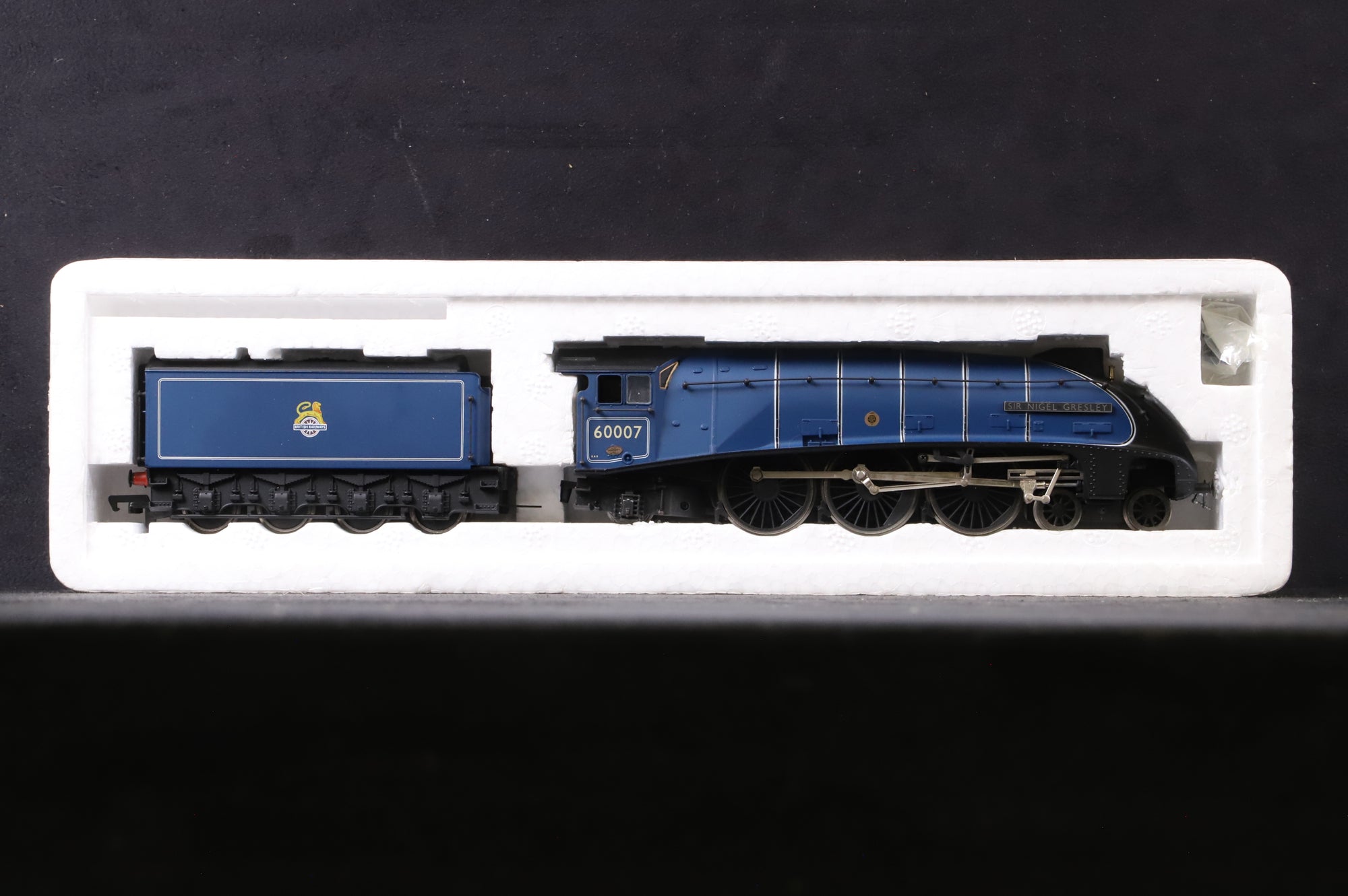 Bachmann OO 31-954 Class A4 60007 'Sir Nigel Gresley' in BR Express Blue w/ Early Crests