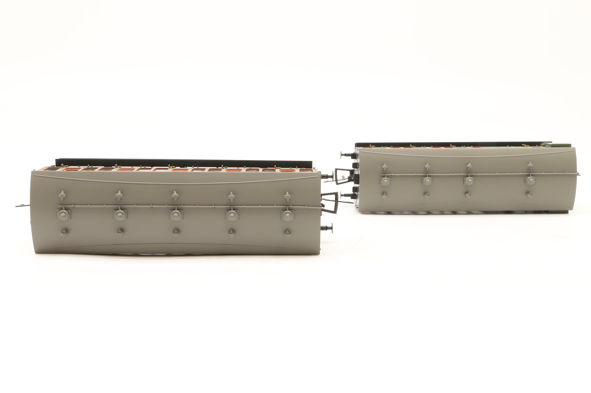 Hattons OO H4-46Pack701L Pack Of 4 Genesis Coaches SR Olive Green