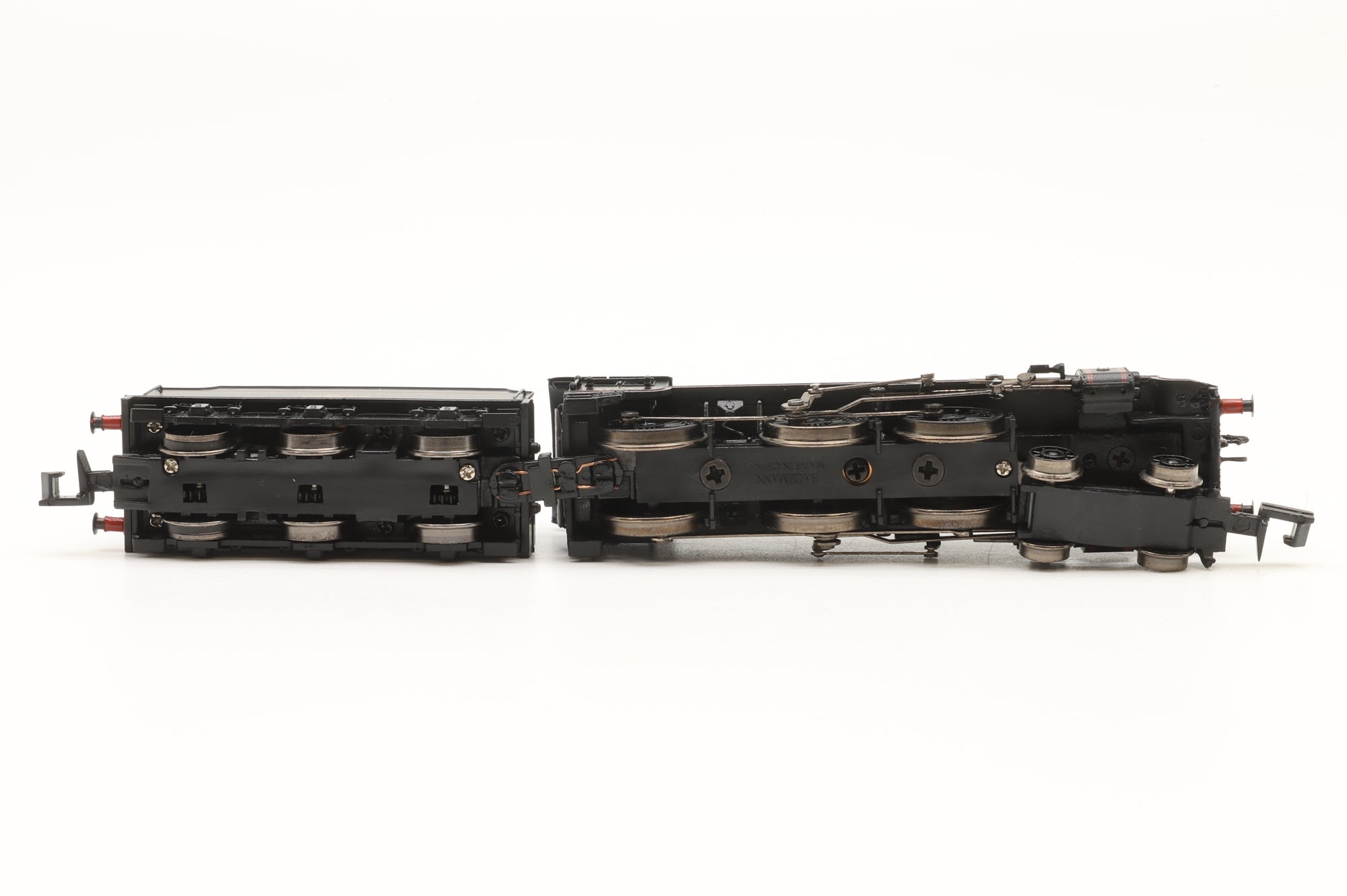 Graham Farish N 372-077 Class B1 '61251' 'Oliver Bury' BR Black Late Crest