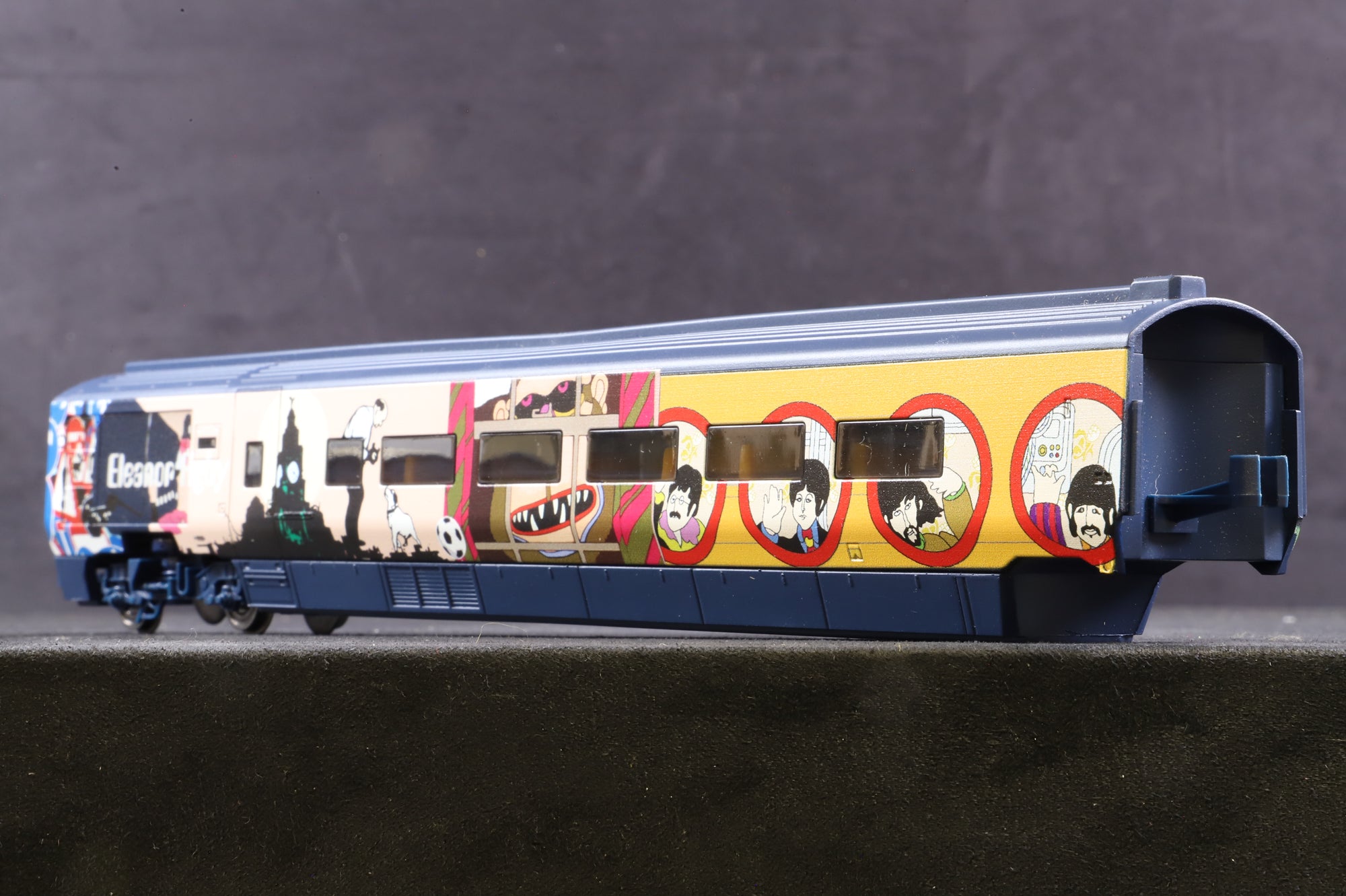 Hornby OO GNER Eurostar 4 Car Set DCC Fitted