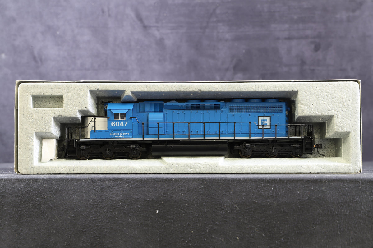 Kato HO 37-2707 EMD SD40-2 Diesel Locomotive EMD Leasing &#39;6047&#39;