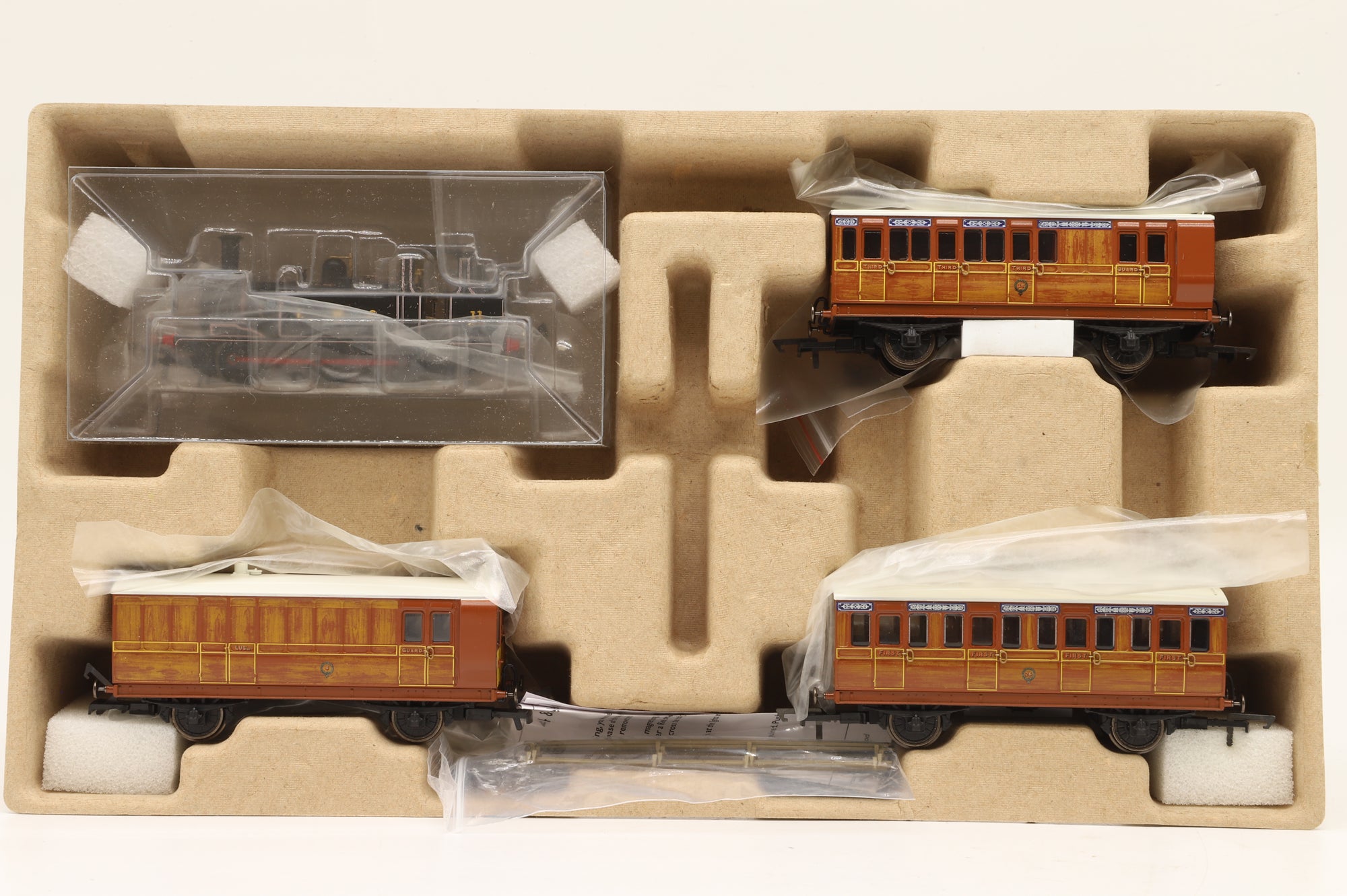 Hornby OO R3961 Isle of Wight Central Railway Terrier Train Pack