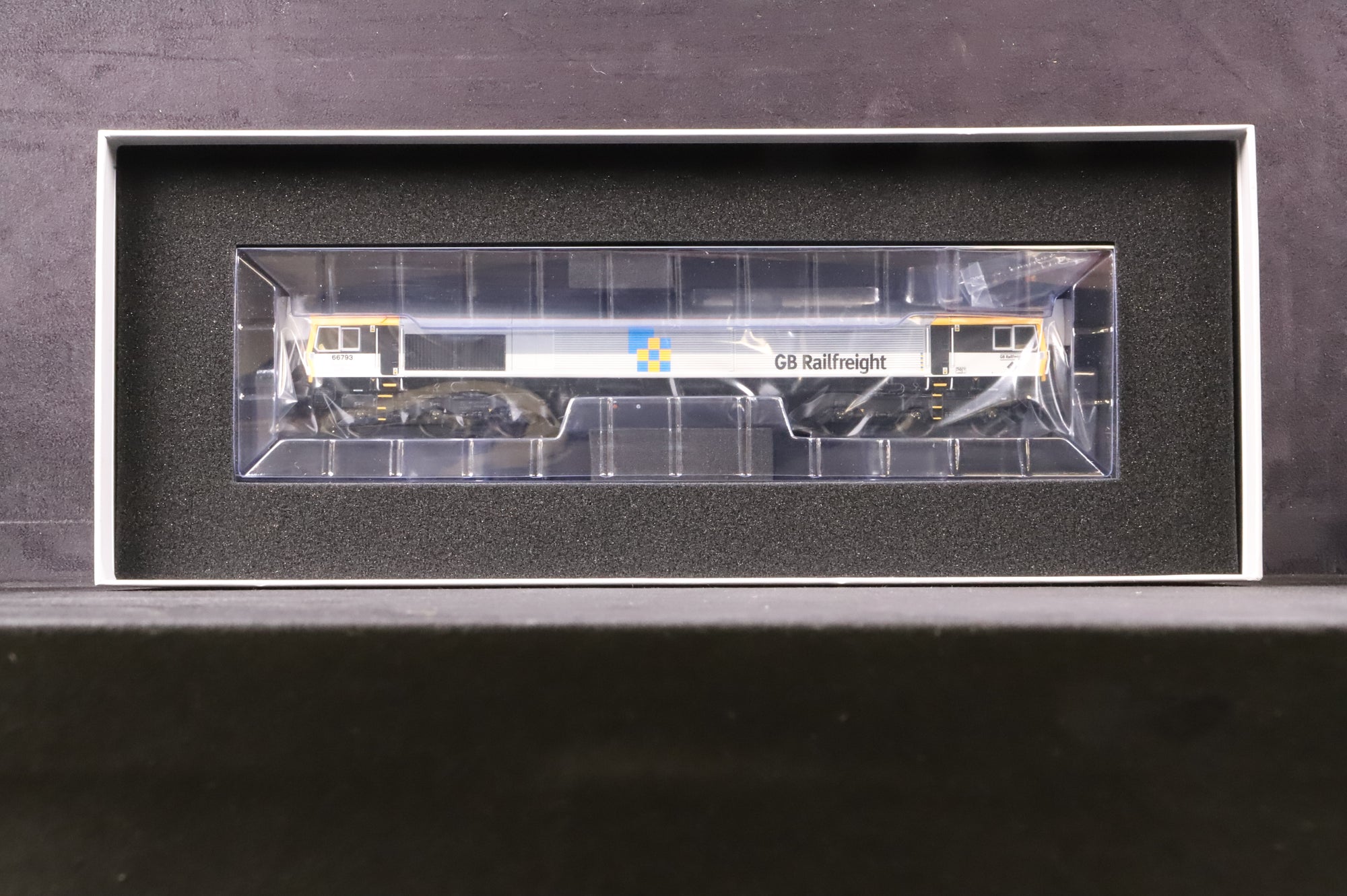 Accurascale OO ACC3029-DCC-EXL Class 66 66793 in GBRF/BR Railfreight Construction Heritage Livery - DCC Sound