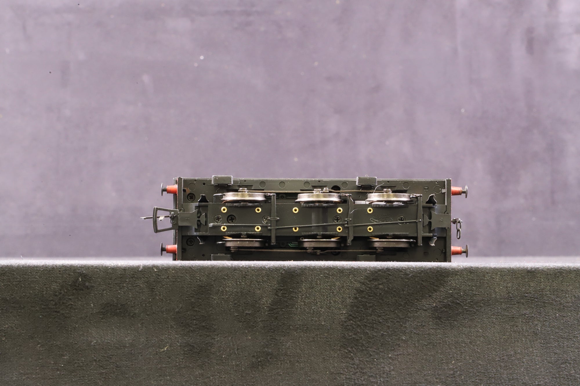 Bachmann OO 31-061 LNER J72 Class '68733' BR Black E/C Weathered