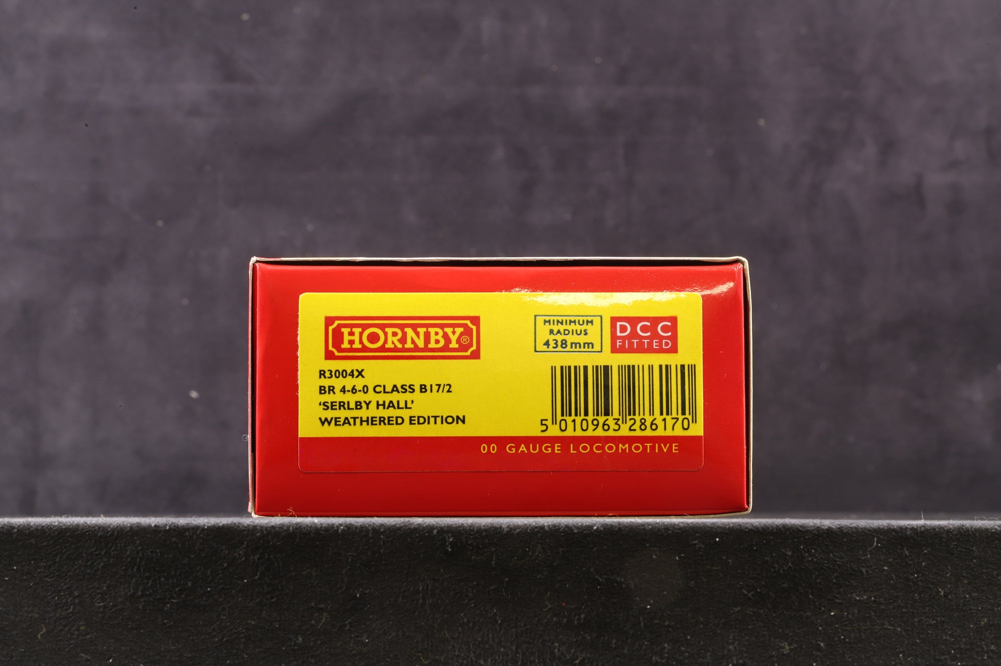 Hornby OO R3004X BR 4-6-0 Class B17/2 'Serlby Hall' Weathered Edition