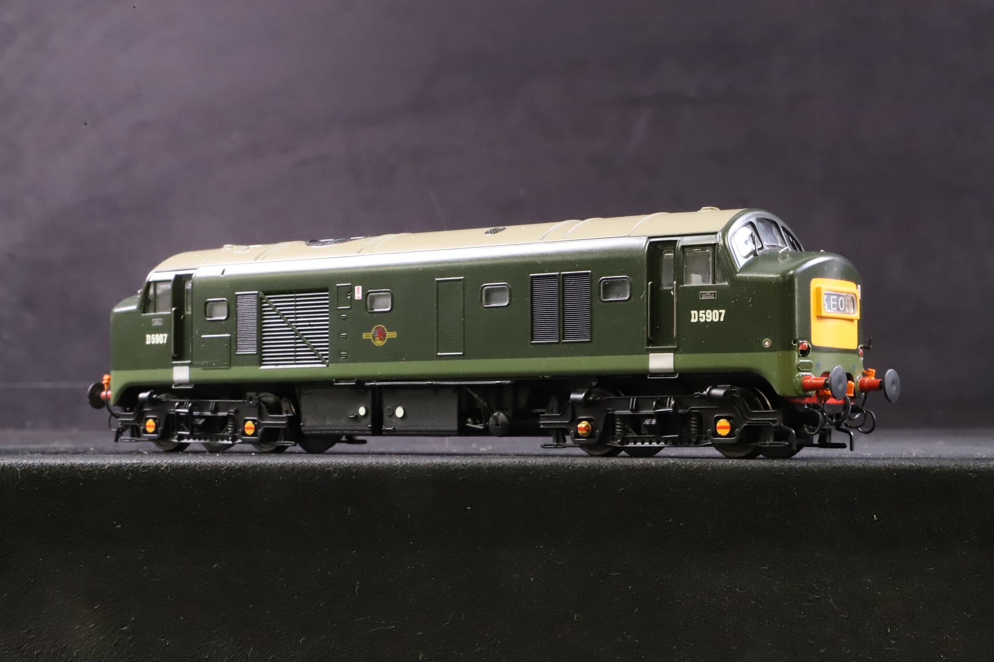 Heljan OO 2310 Class 23 'Baby Deltic' D5907 in BR Green w/ Small Yellow Panels