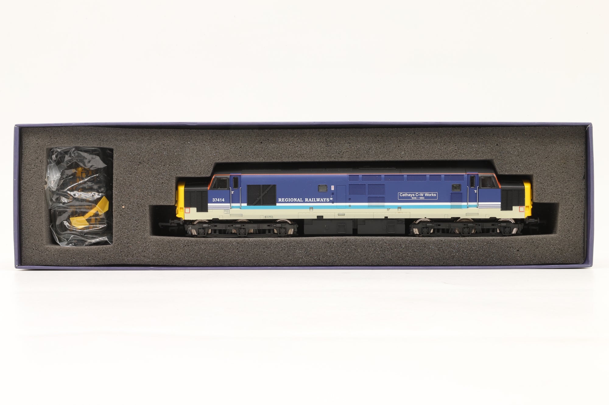 ViTrains OO 2017 Class 37 37414 'Cathays C&W Works' in BR Regional Railways Livery