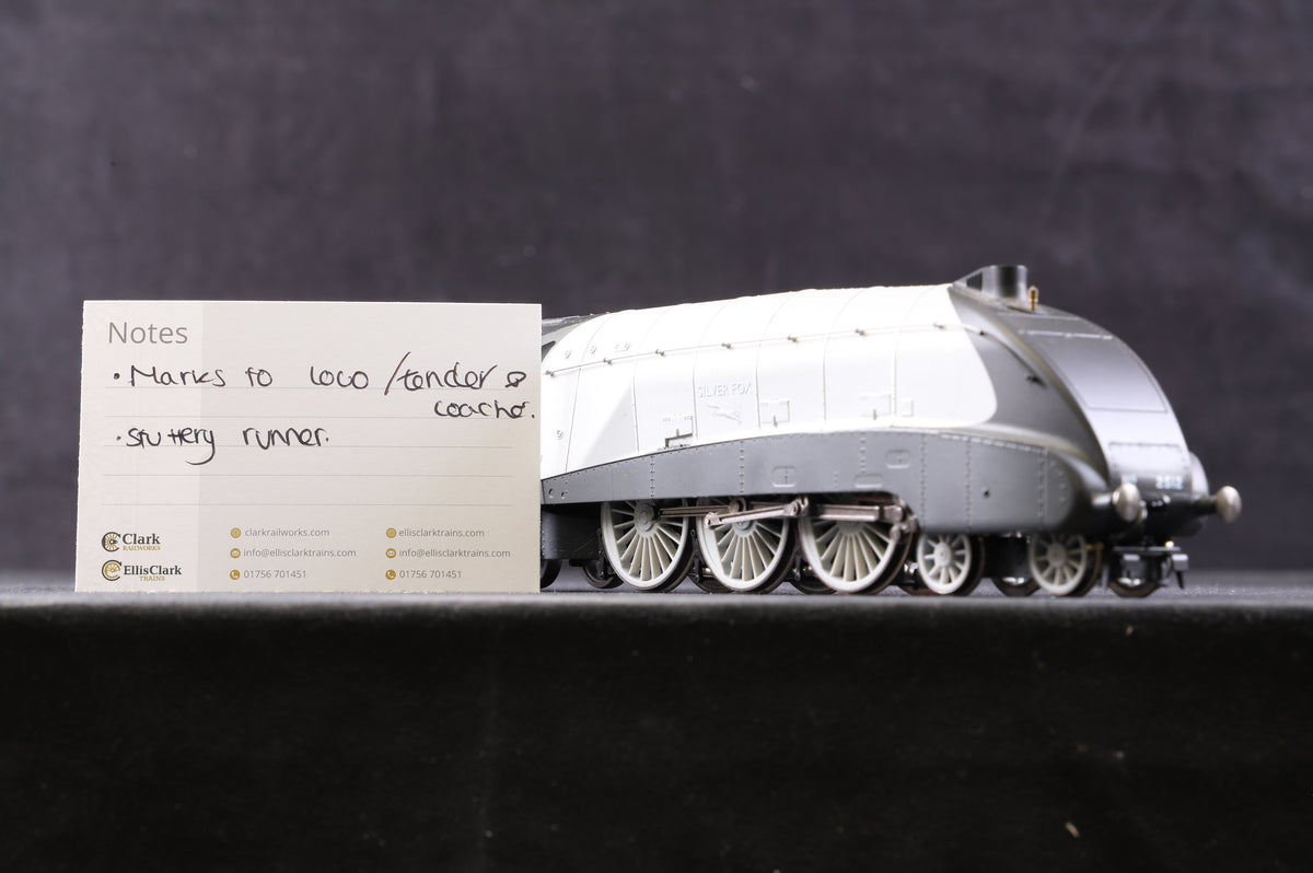 Hornby OO R3174 Silver Jubilee Train Pack