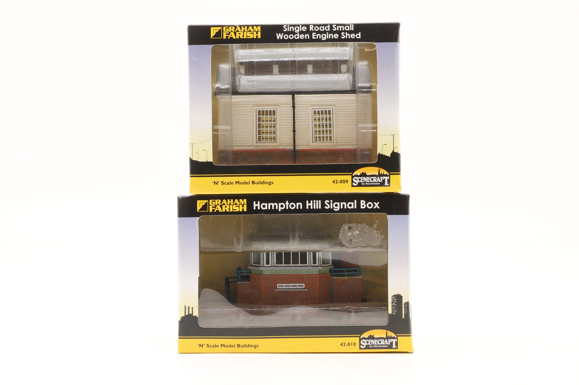 Bachmann Scenecraft N Set Of 2 Hampton Hill Signal Box & Engine Shed Buildings Inc. 42-010 & 42-009