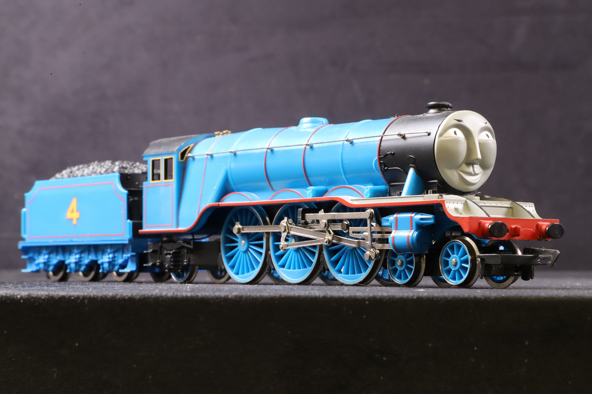 Hornby OO Thomas &amp; Friends &#39;Gordon&#39; &#39;4&#39; DCC Fitted